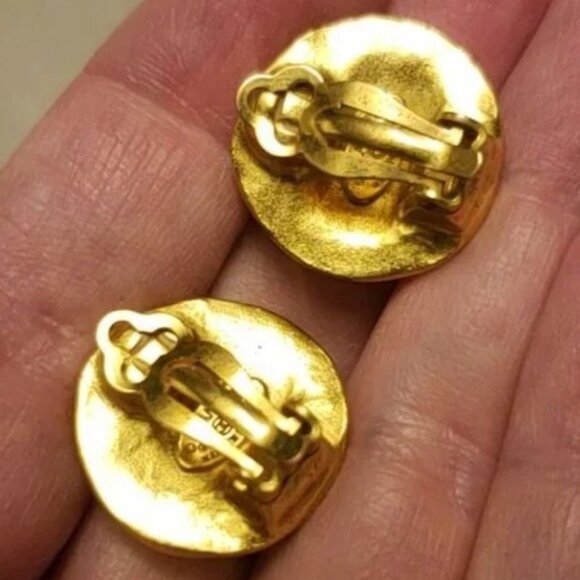 Chanel Vintage Interlocking CC Clip On Earrings 24K Gold-Plated - Picture 10 of 14